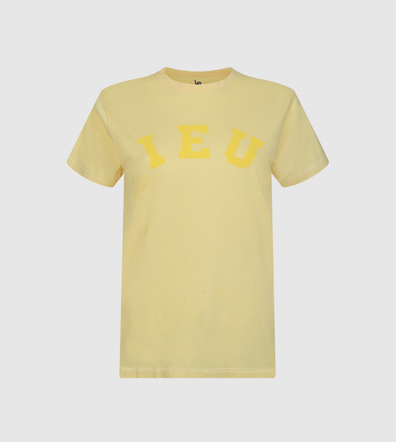 Camiseta Atenea IE University. Color amarillo front