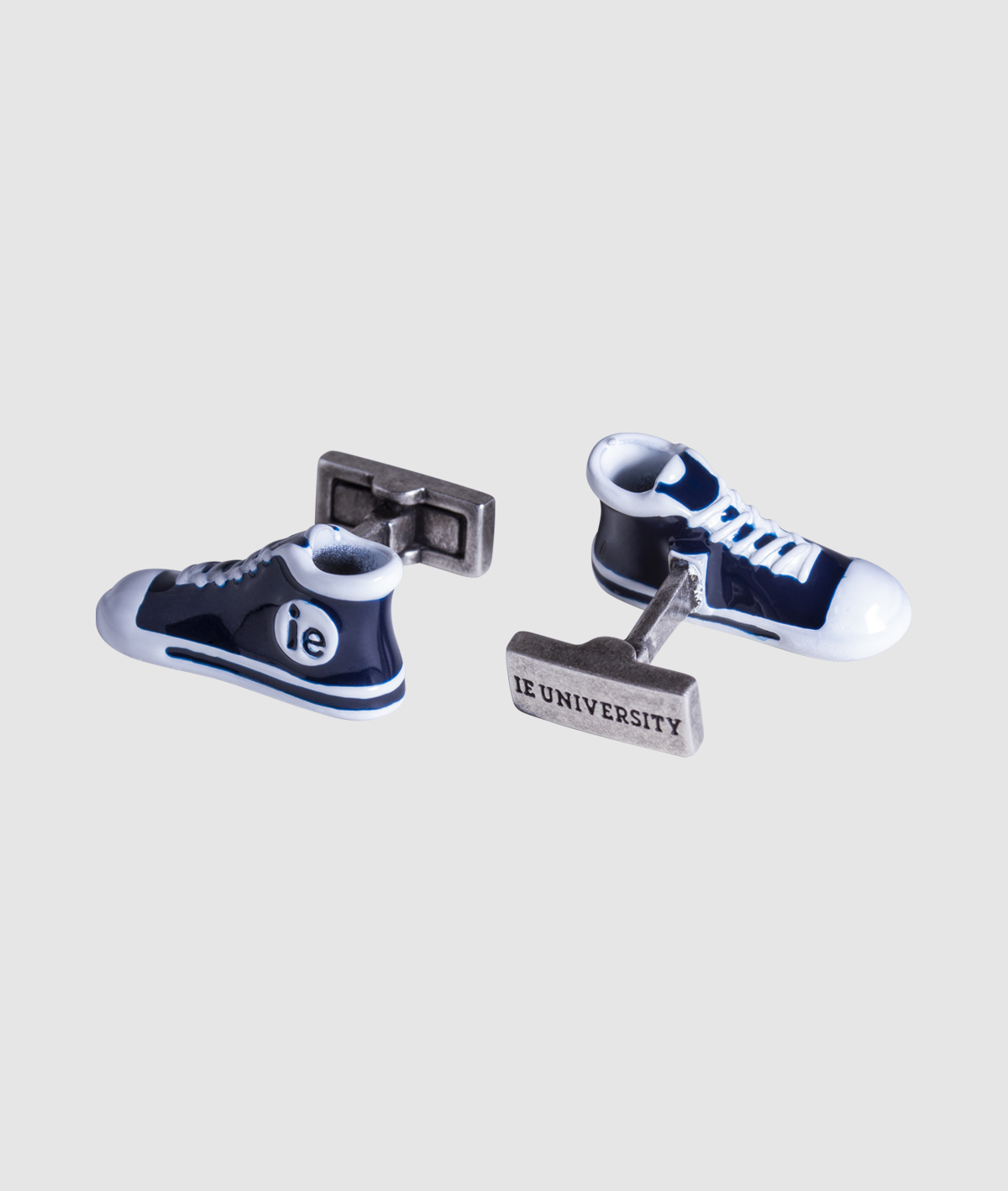 Sneaker cufflinks IE. silver colour front|Sneaker cufflinks IE. silver colour back